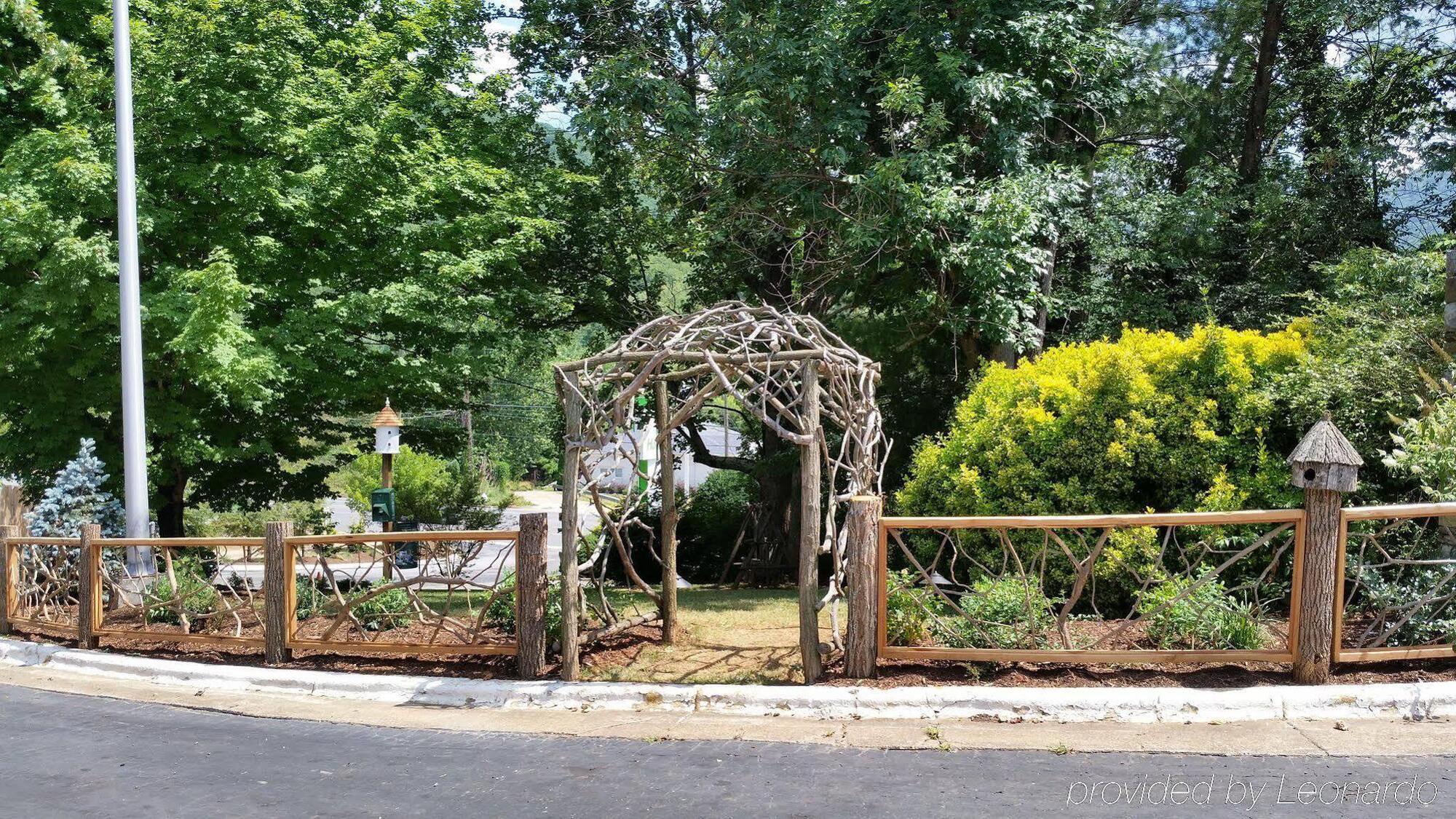 East-blue Ridge Pkwy By Ihg Hotel 3*